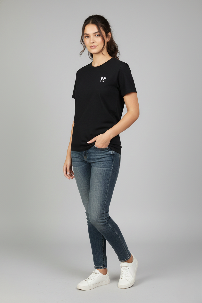 CLASSIC FIT BOW  DETAIL TEE
