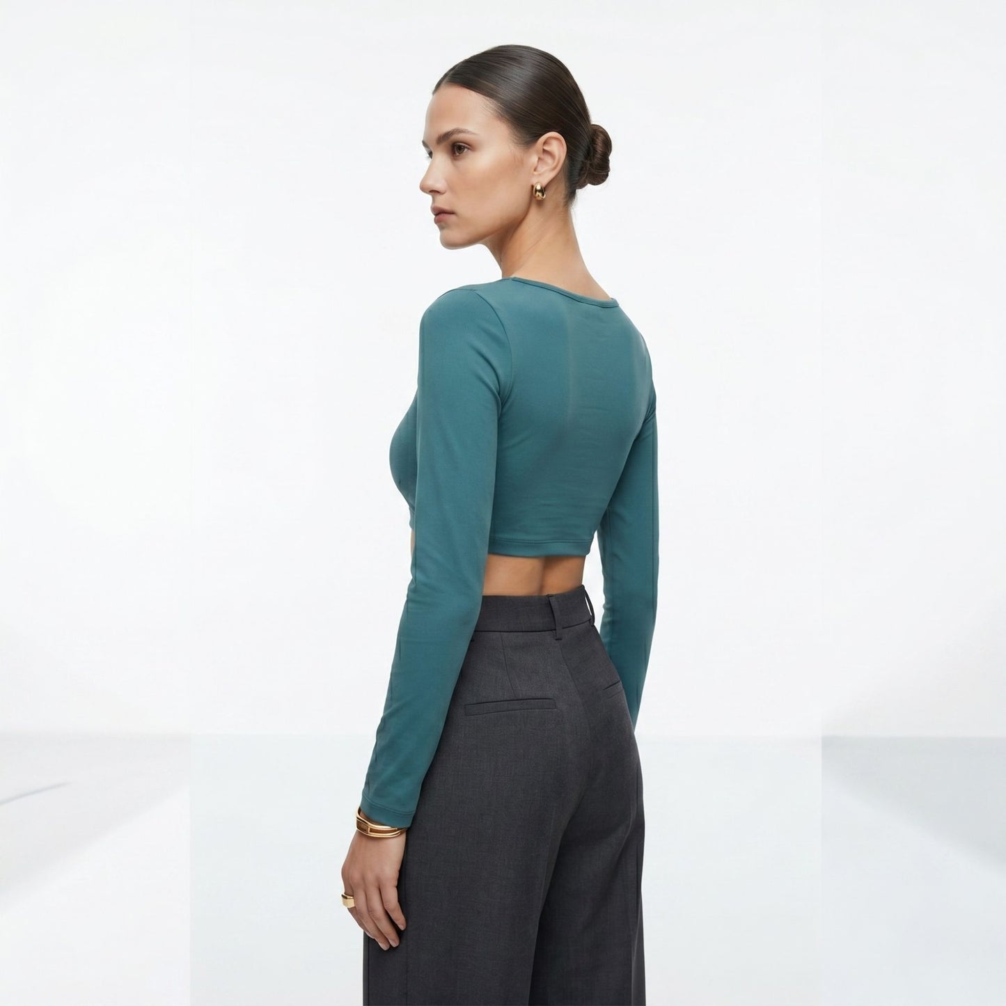 LINEAR RUCHE LONG-SLEEVE CROP TOP