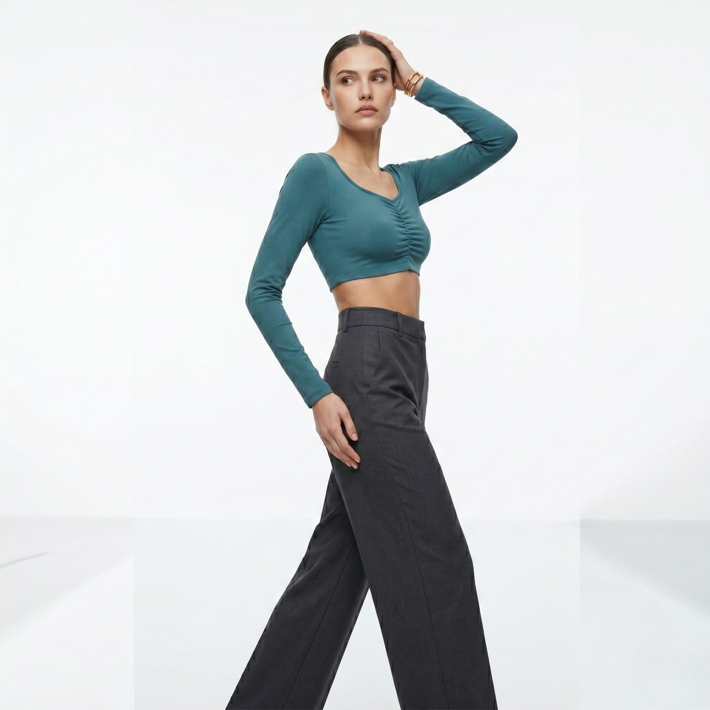LINEAR RUCHE LONG-SLEEVE CROP TOP