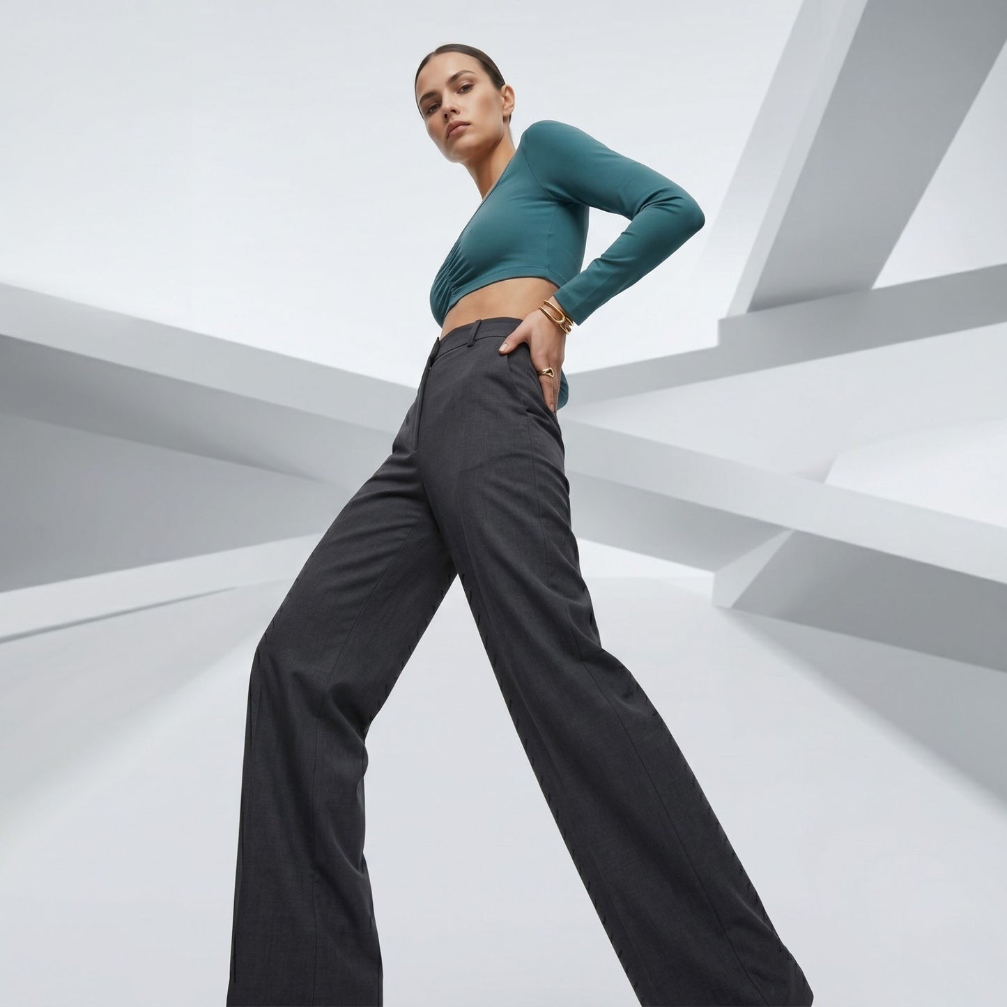 LINEAR RUCHE LONG-SLEEVE CROP TOP