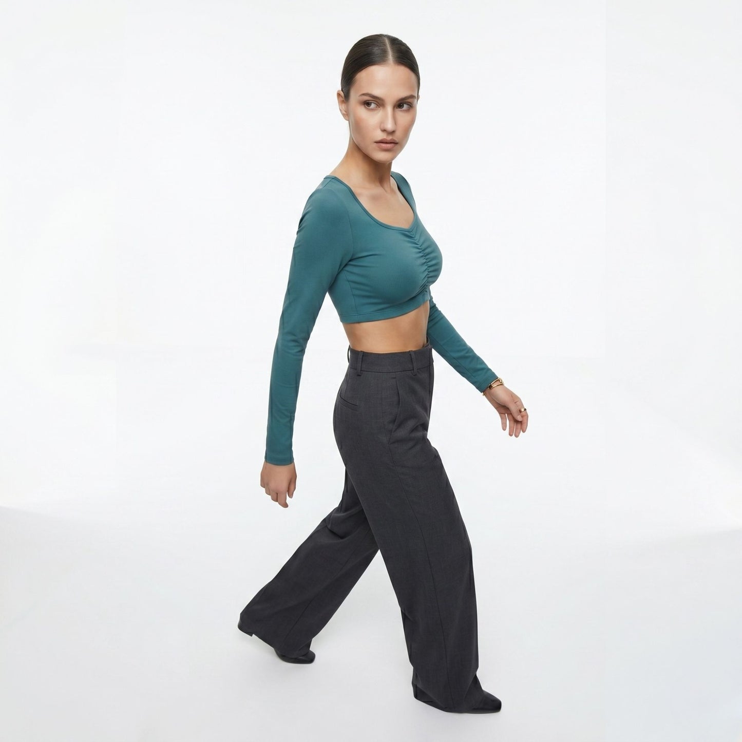 LINEAR RUCHE LONG-SLEEVE CROP TOP