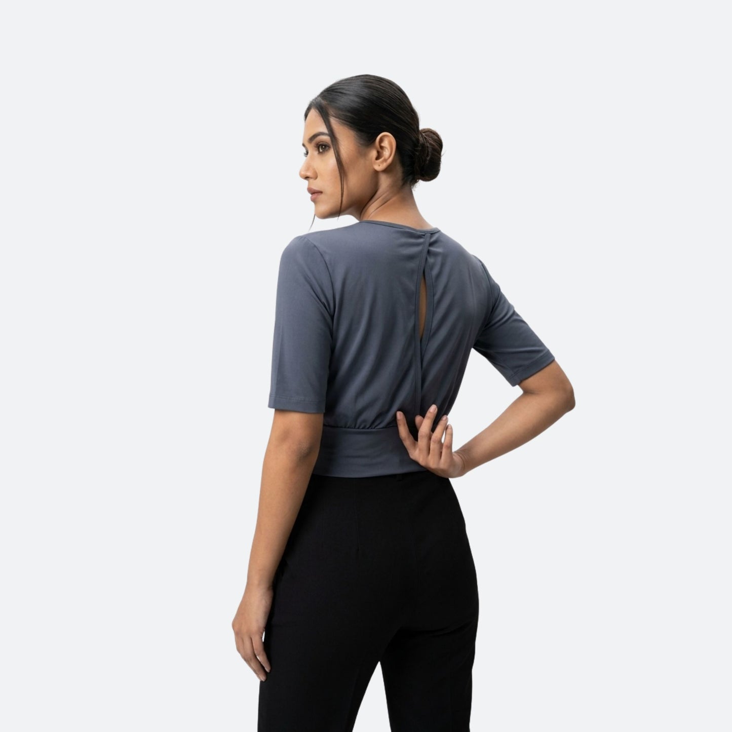NOIR CURVE CROP TOP
