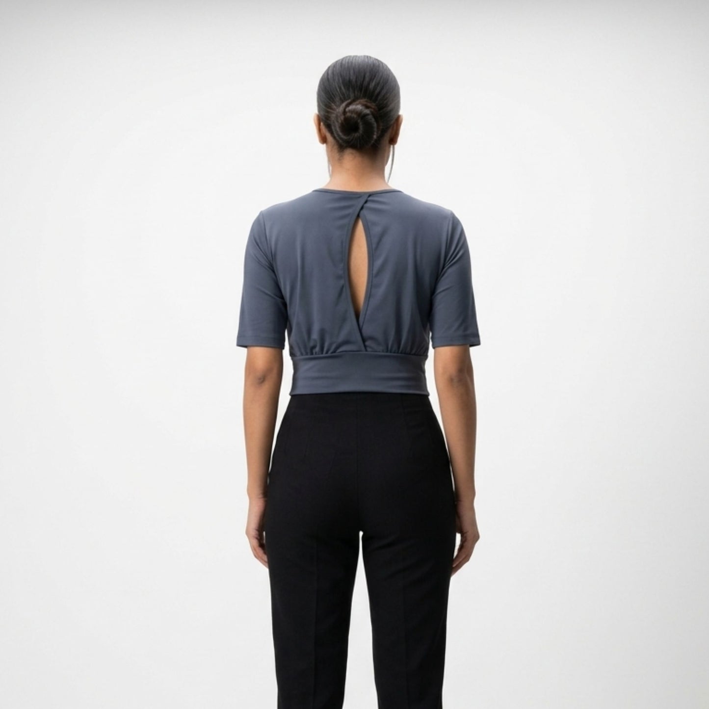 NOIR CURVE CROP TOP
