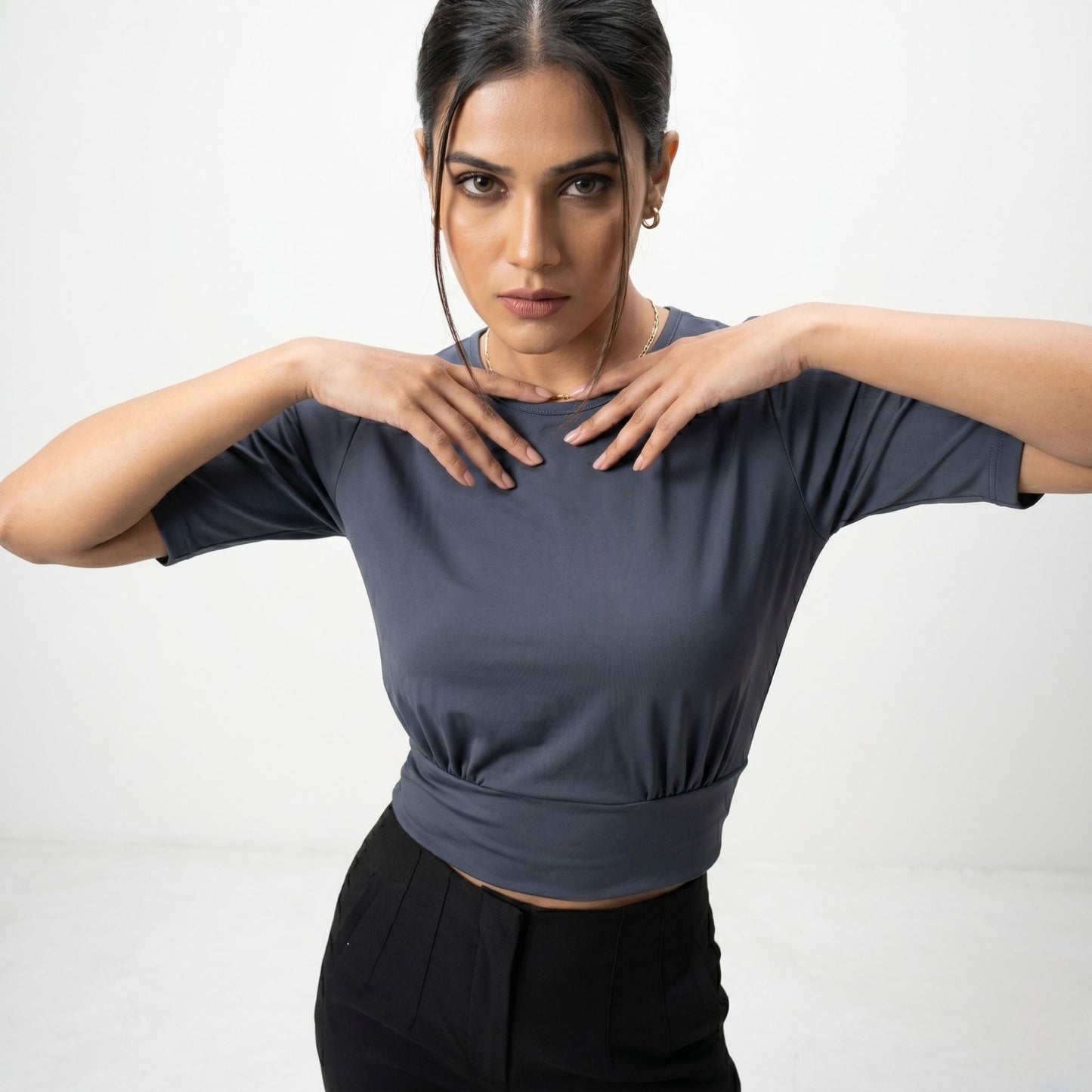 NOIR CURVE CROP TOP