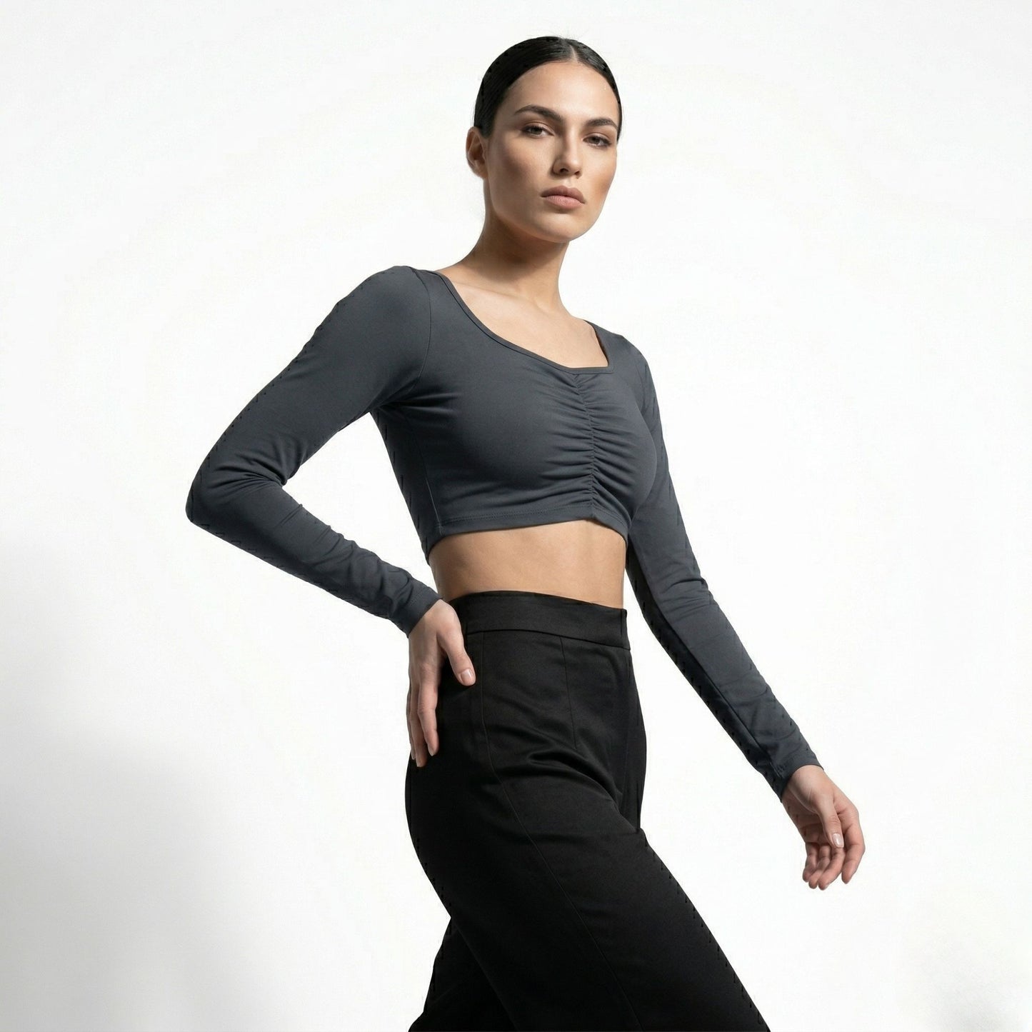 LINEAR RUCHE LONG-SLEEVE CROP TOP