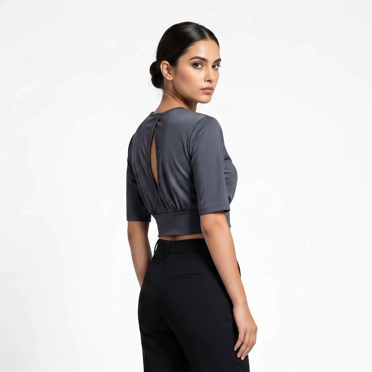 NOIR CURVE CROP TOP