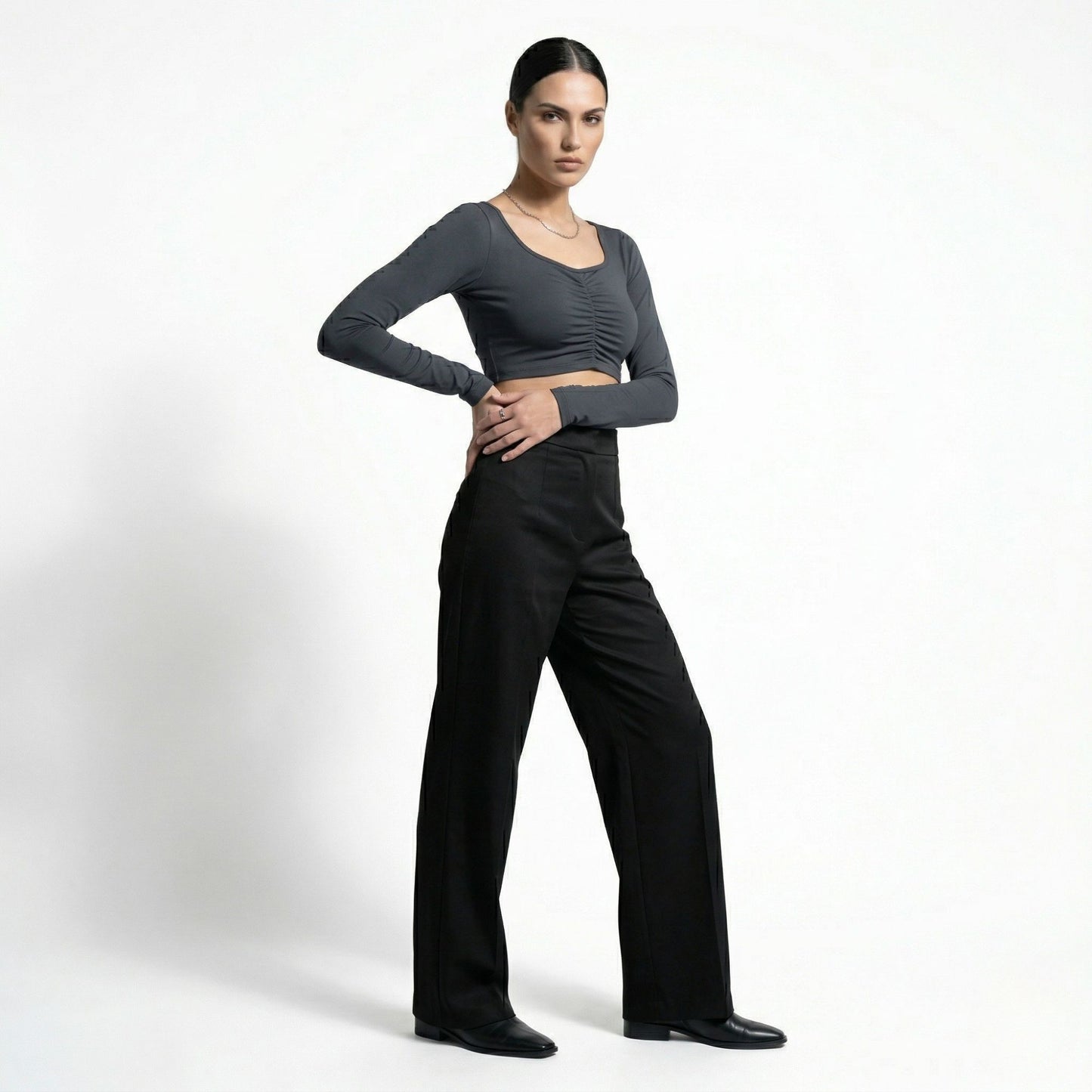 LINEAR RUCHE LONG-SLEEVE CROP TOP