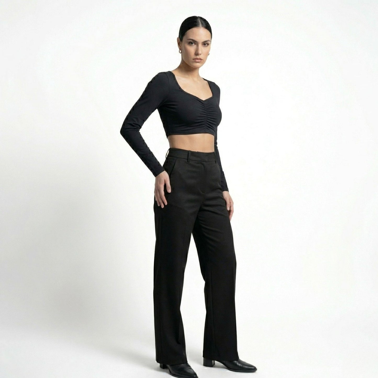 LINEAR RUCHE LONG-SLEEVE CROP TOP