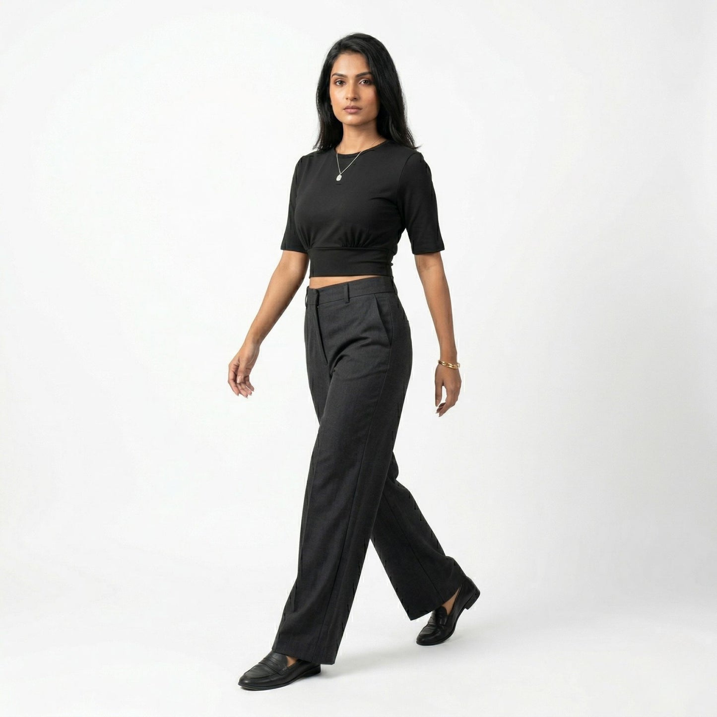 NOIR CURVE CROP TOP