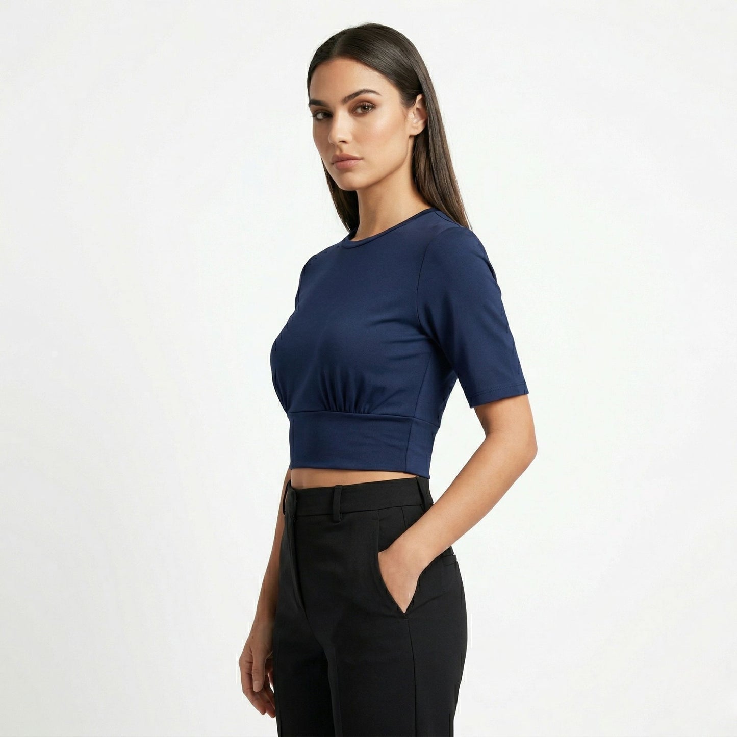 NOIR CURVE CROP TOP