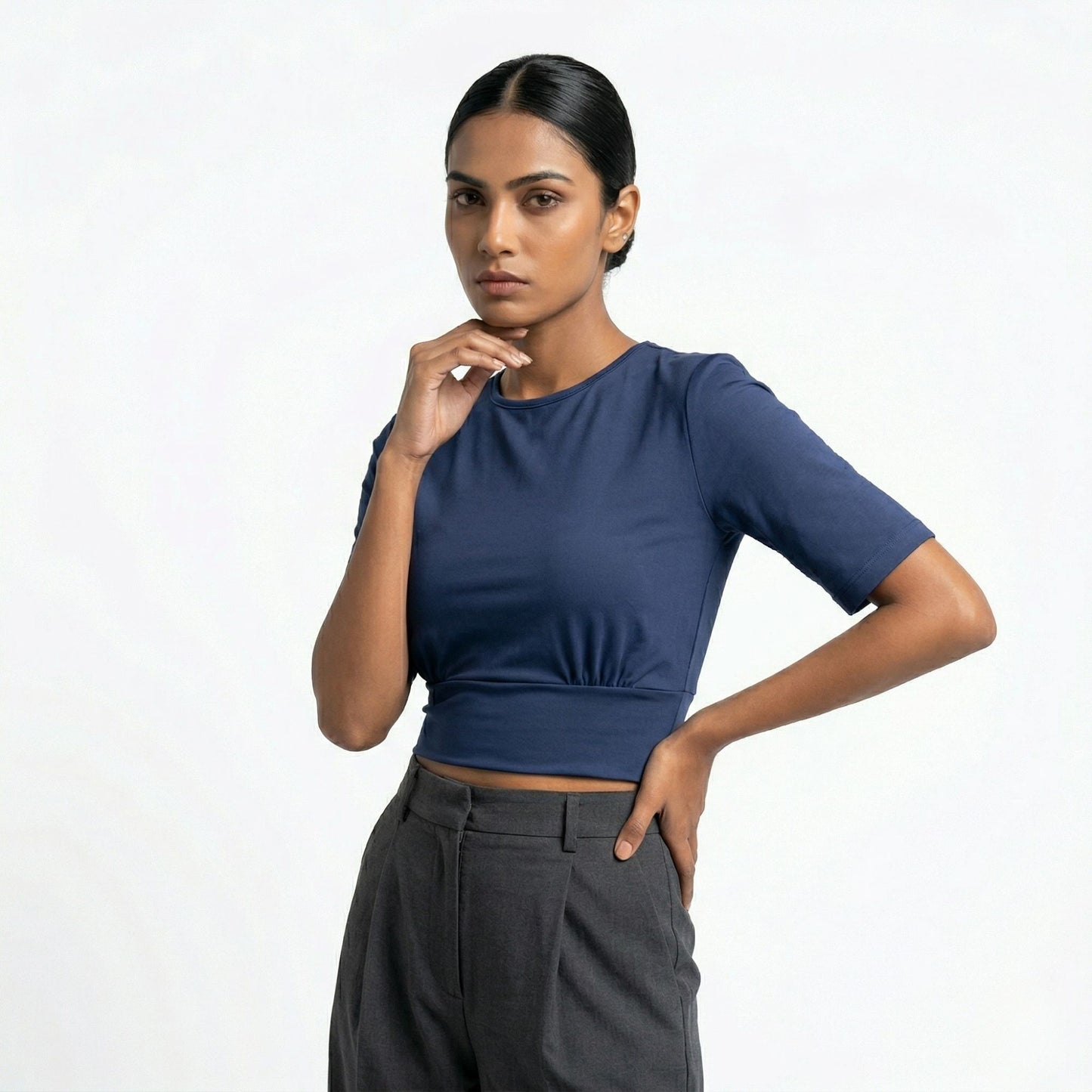 NOIR CURVE CROP TOP