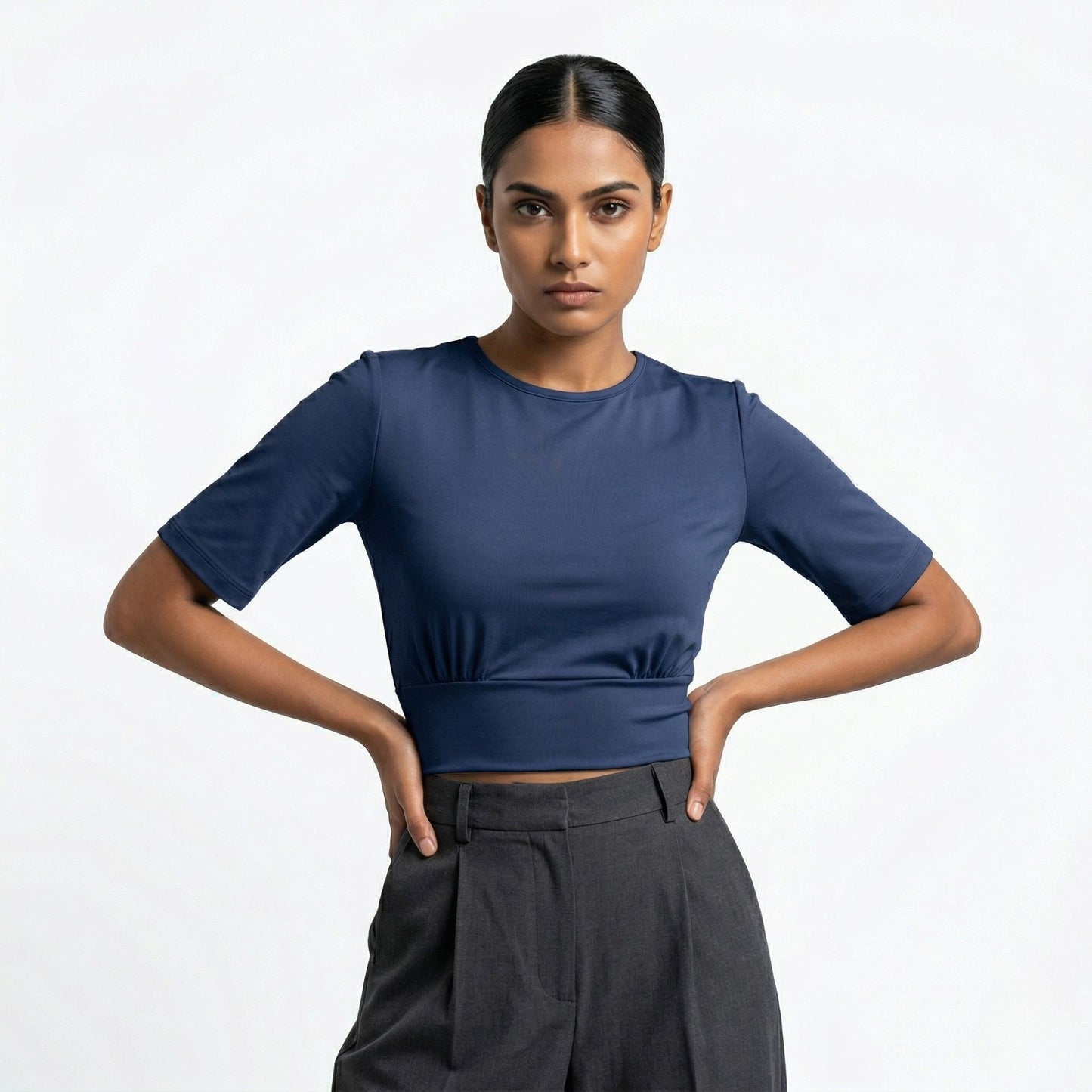NOIR CURVE CROP TOP