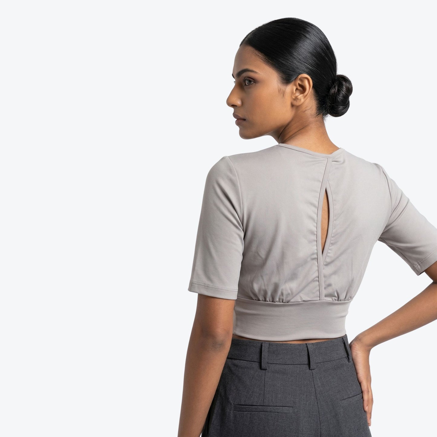 NOIR CURVE CROP TOP