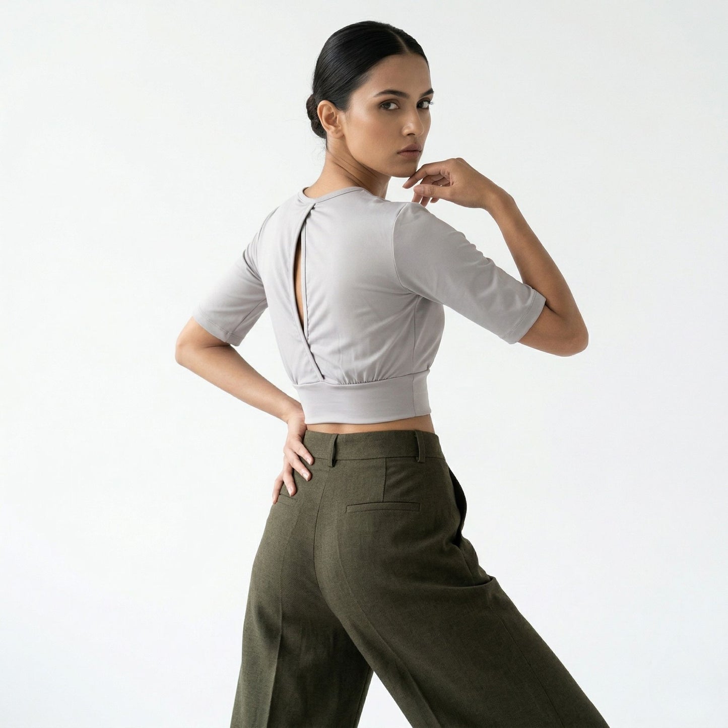 NOIR CURVE CROP TOP