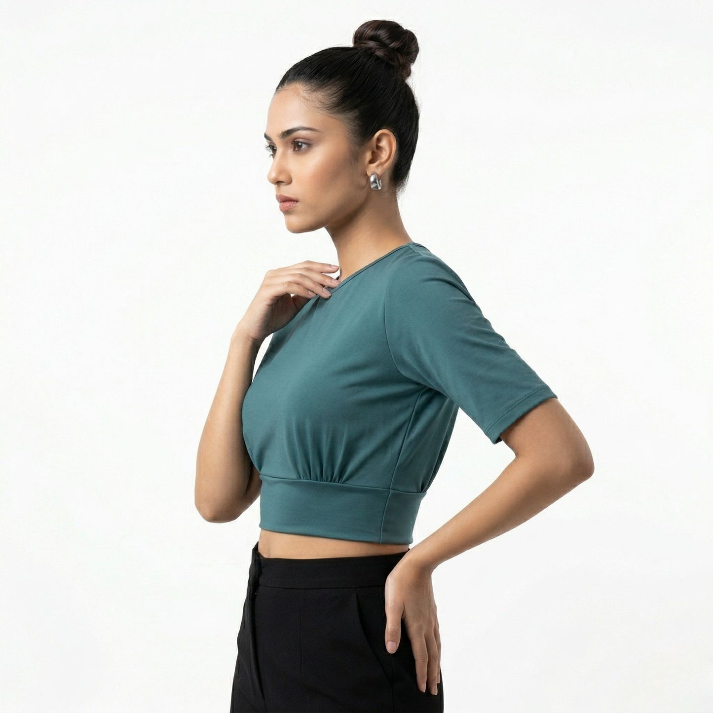 NOIR CURVE CROP TOP