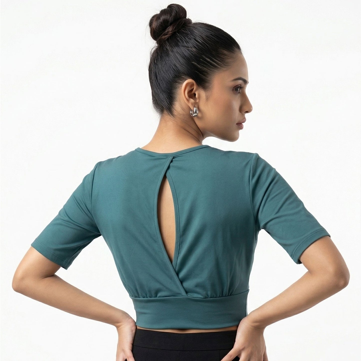 NOIR CURVE CROP TOP