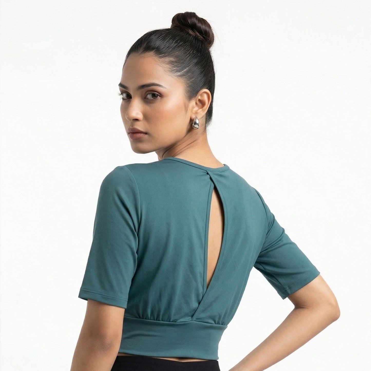 NOIR CURVE CROP TOP