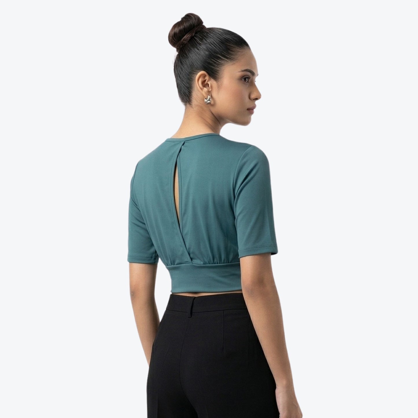 NOIR CURVE CROP TOP