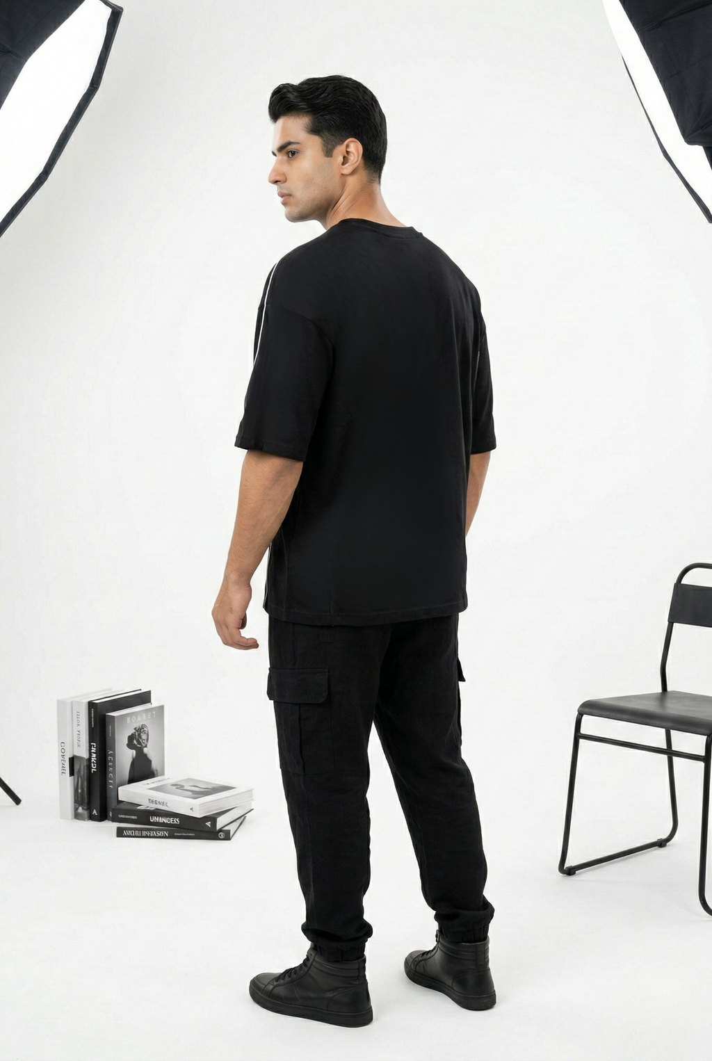 THE LINEAR PANEL OVERSIZED TEE