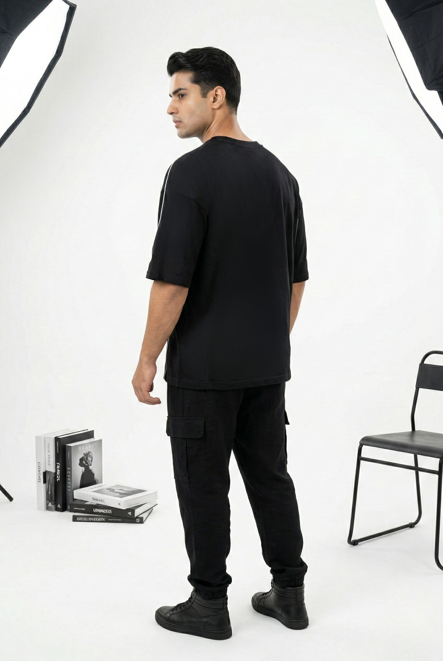 THE LINEAR PANEL OVERSIZED TEE